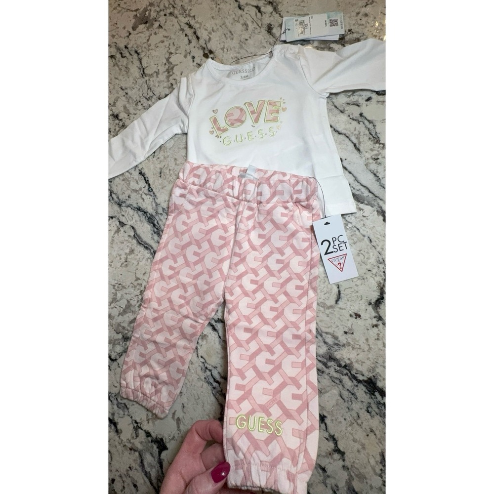 NEW two piece infant girls size 3-6 months GUESS outfit. So cute.
